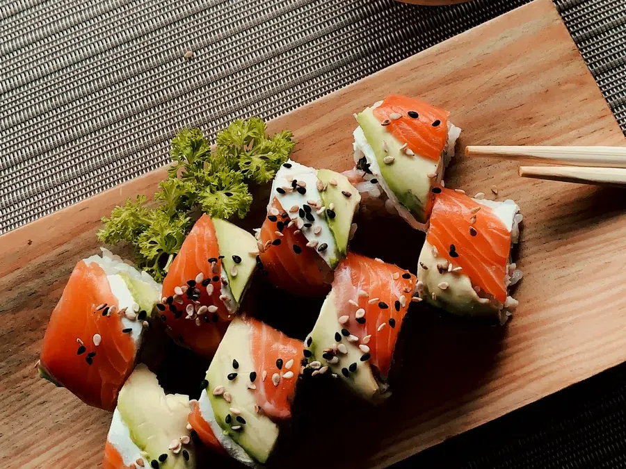 Salmon Avocado Roll demo visual