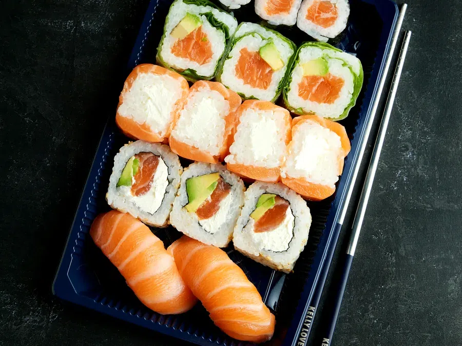 Tokyo Street Roll chef selection combo tray